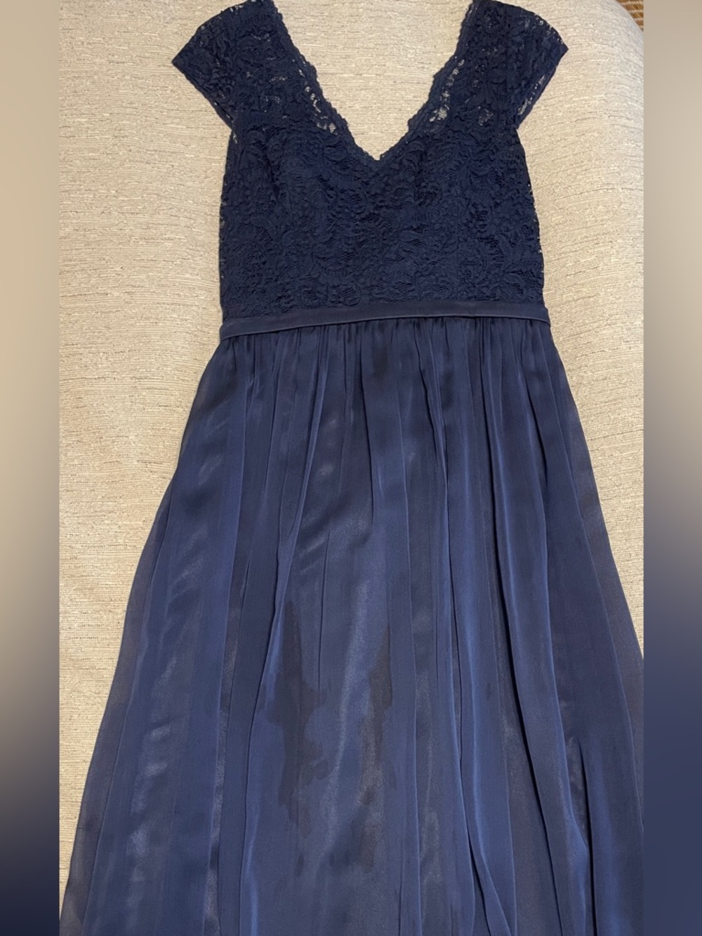 Elegant Lace Cap-Sleeve Evening Dress